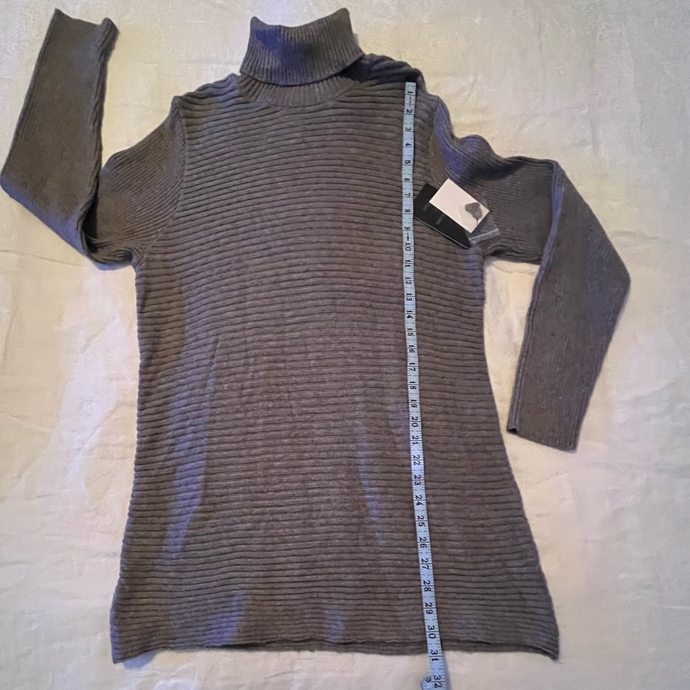 Devotion by Cyrus Sweater - Picture 7 of 7